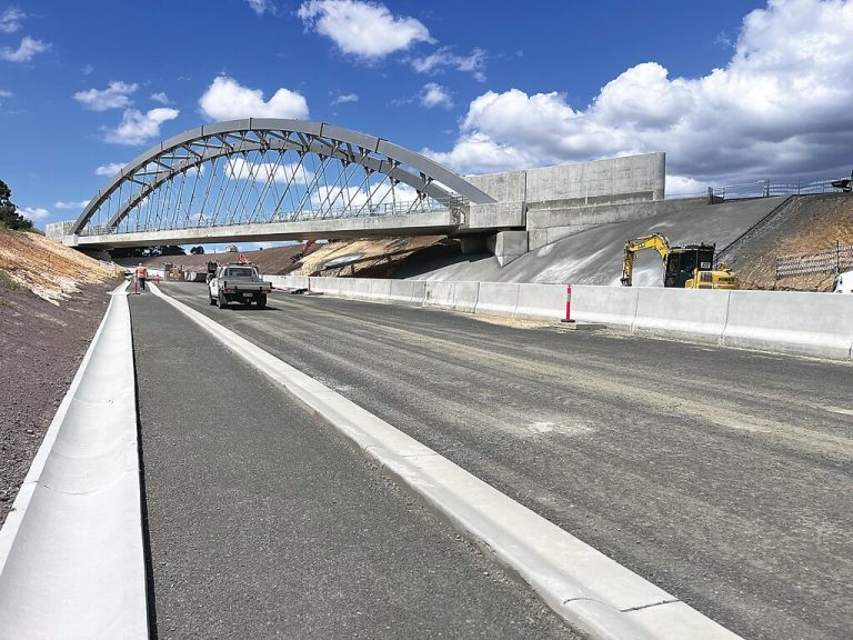 Princes Highway traffic switched to under Kilmany Bridge | Gippsland Times